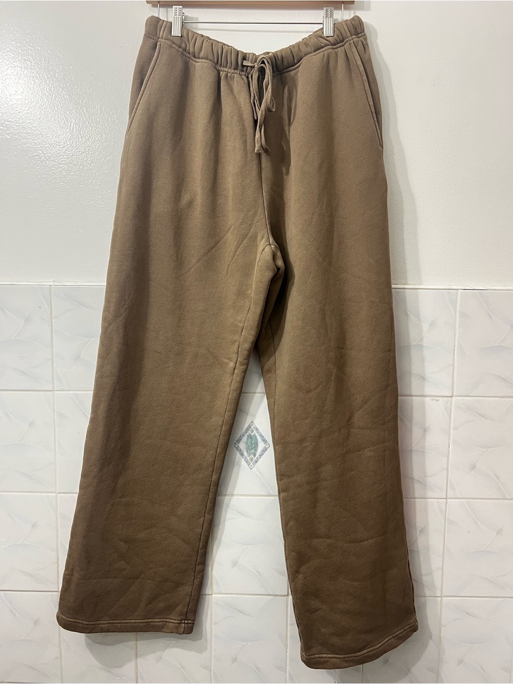 Elwood Core Straight Wide Leg Sweatpants Brown L Unisex 100% Organic Cotton